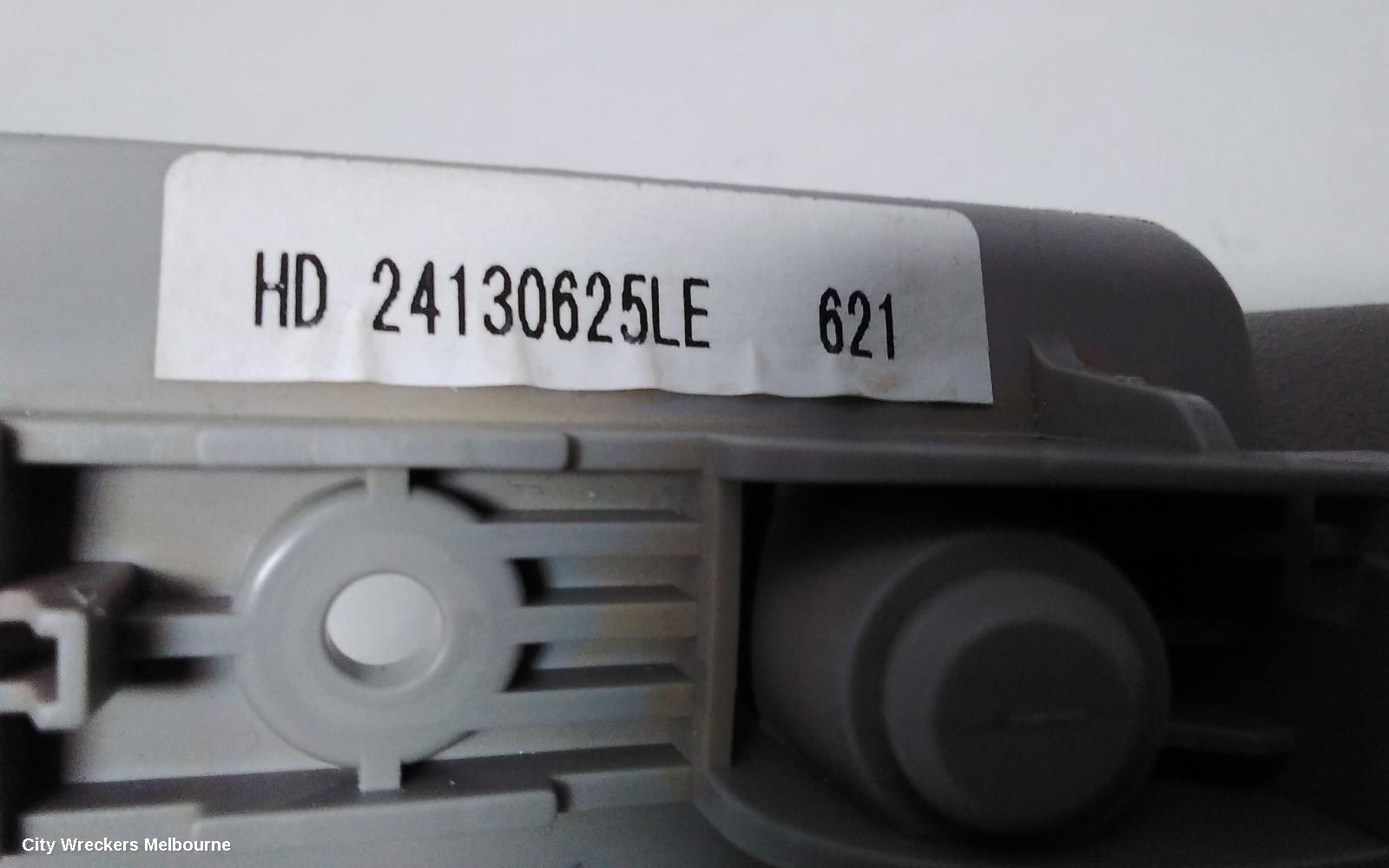 HOLDEN COMMODORE SUNVISOR, VF, LH SIDE, 05/2013 - 12/2017 - Image 3