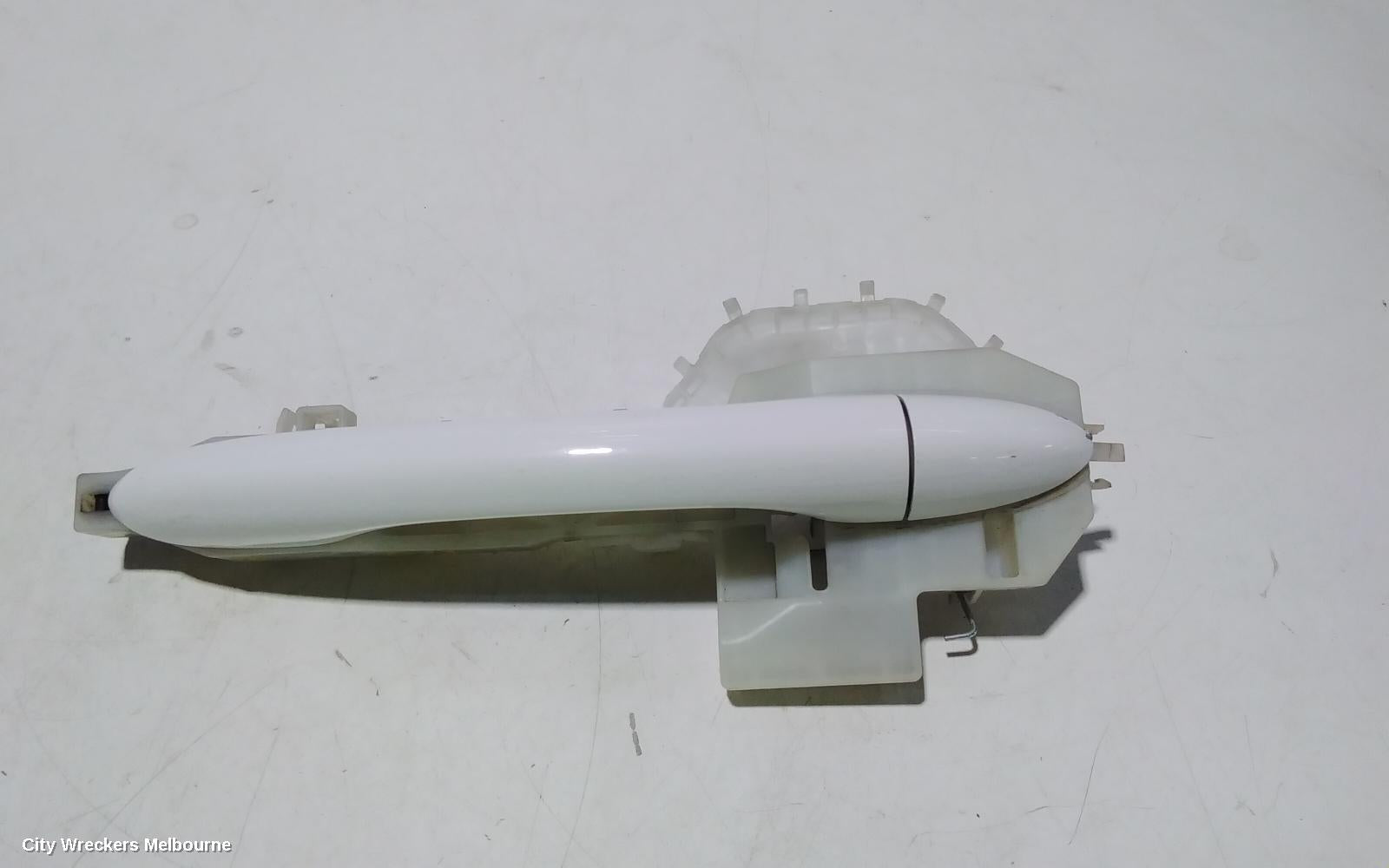 KIA CARNIVAL/GRAND CARNIVAL DOOR HANDLE, OUTER, LH FRONT, YP, 02/2015 - 10/2020 - Image 1