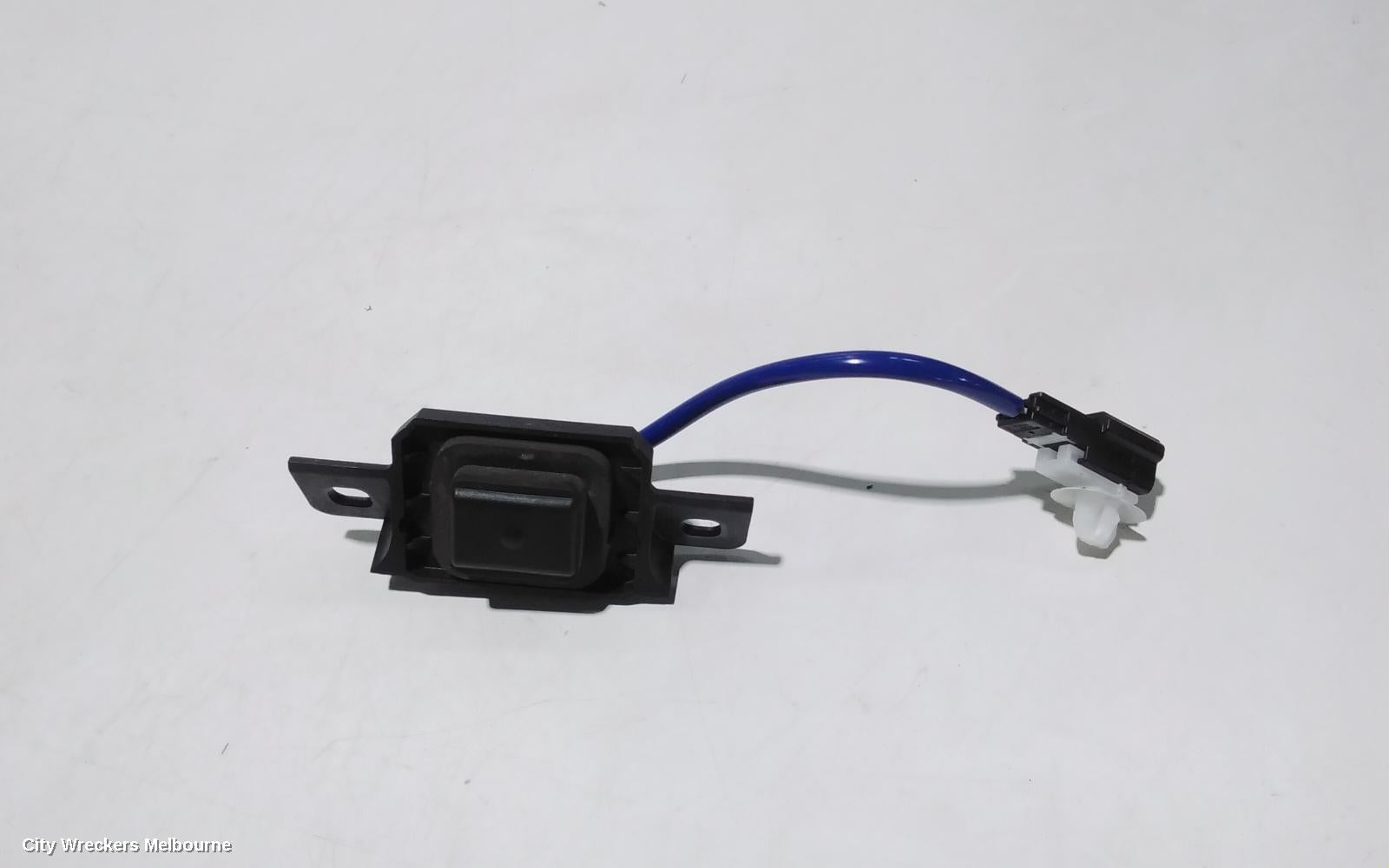 TOYOTA CAMRY, XV70, 09/2017 - 05/2024, BOOT LATCH: 90796 - Image 1