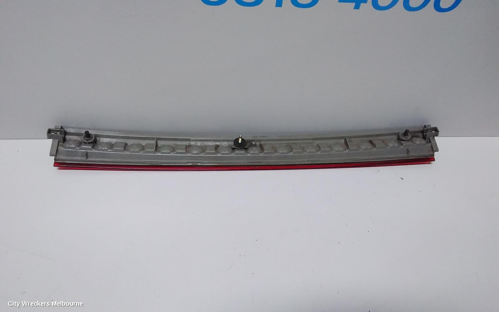 TOYOTA ESTIMA REAR GARNISH, TAILGATE LAMP (CENTRE), LENS# 28-194, XR50, 05-08 (IMPORT) - Image 3