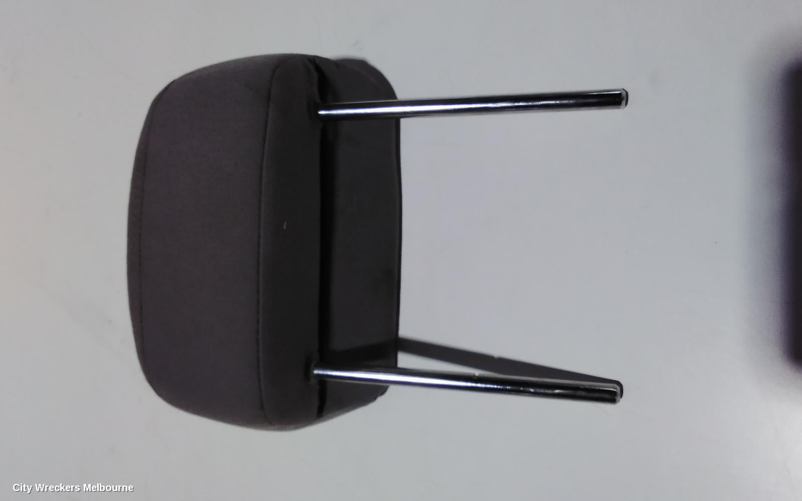 HOLDEN COLORADO HEADREST, CENTRE REAR MID, RG 7, 12/2012 - 06/2016 - Image 2