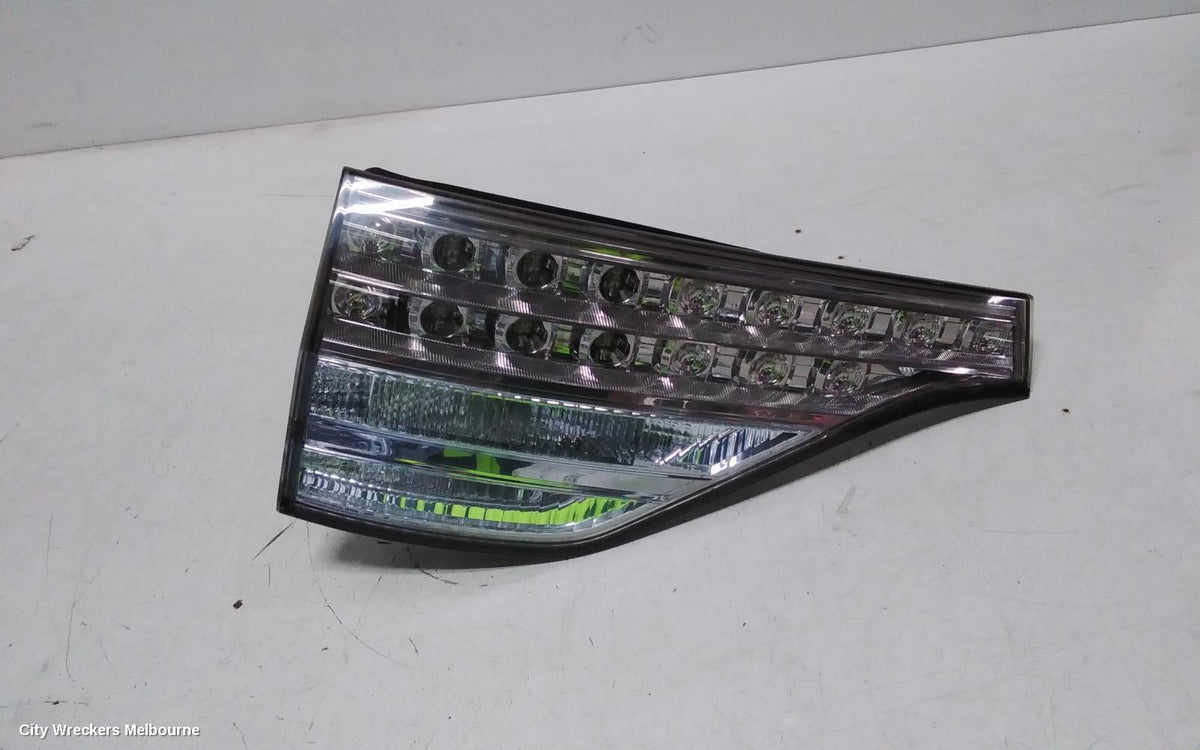 TOYOTA ESTIMA REAR GARNISH, TAILGATE LAMP (LH SIDE), XR50, CLEAR, LENS# 28-197, 05-15 (IMPORT) - Image 1
