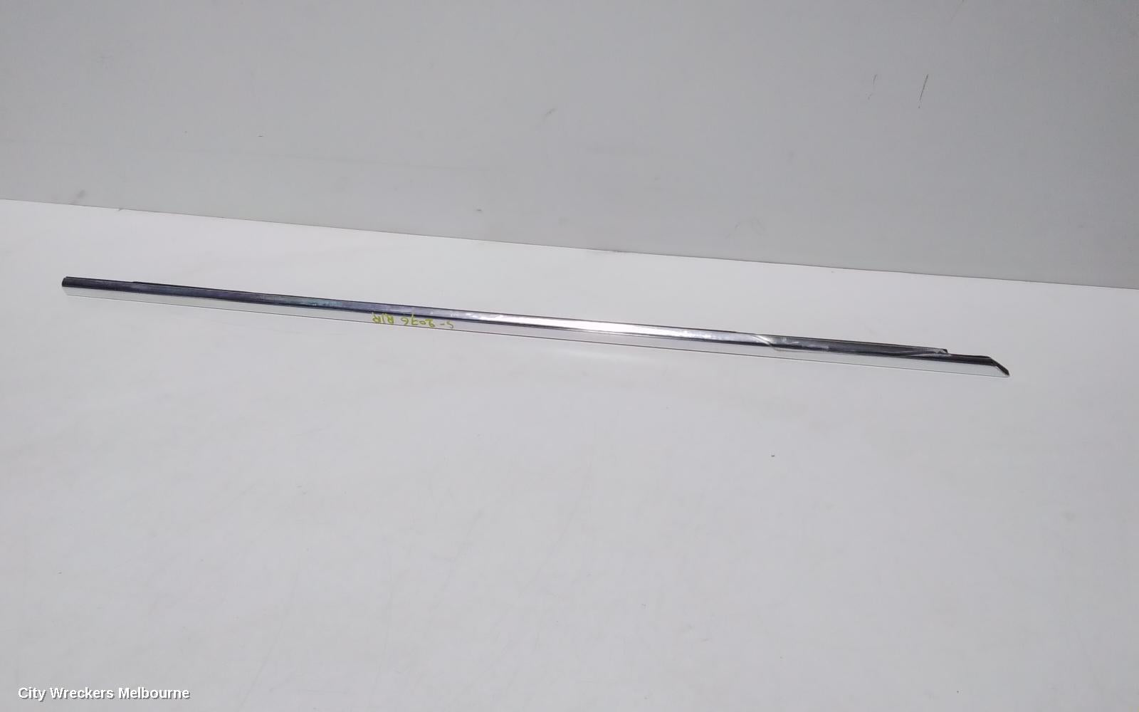 AUDI Q7 DOOR MOULD, RHR DOOR CHROME MOULD: 94010, 4M, 07/2015 ONWARDS - Image 1