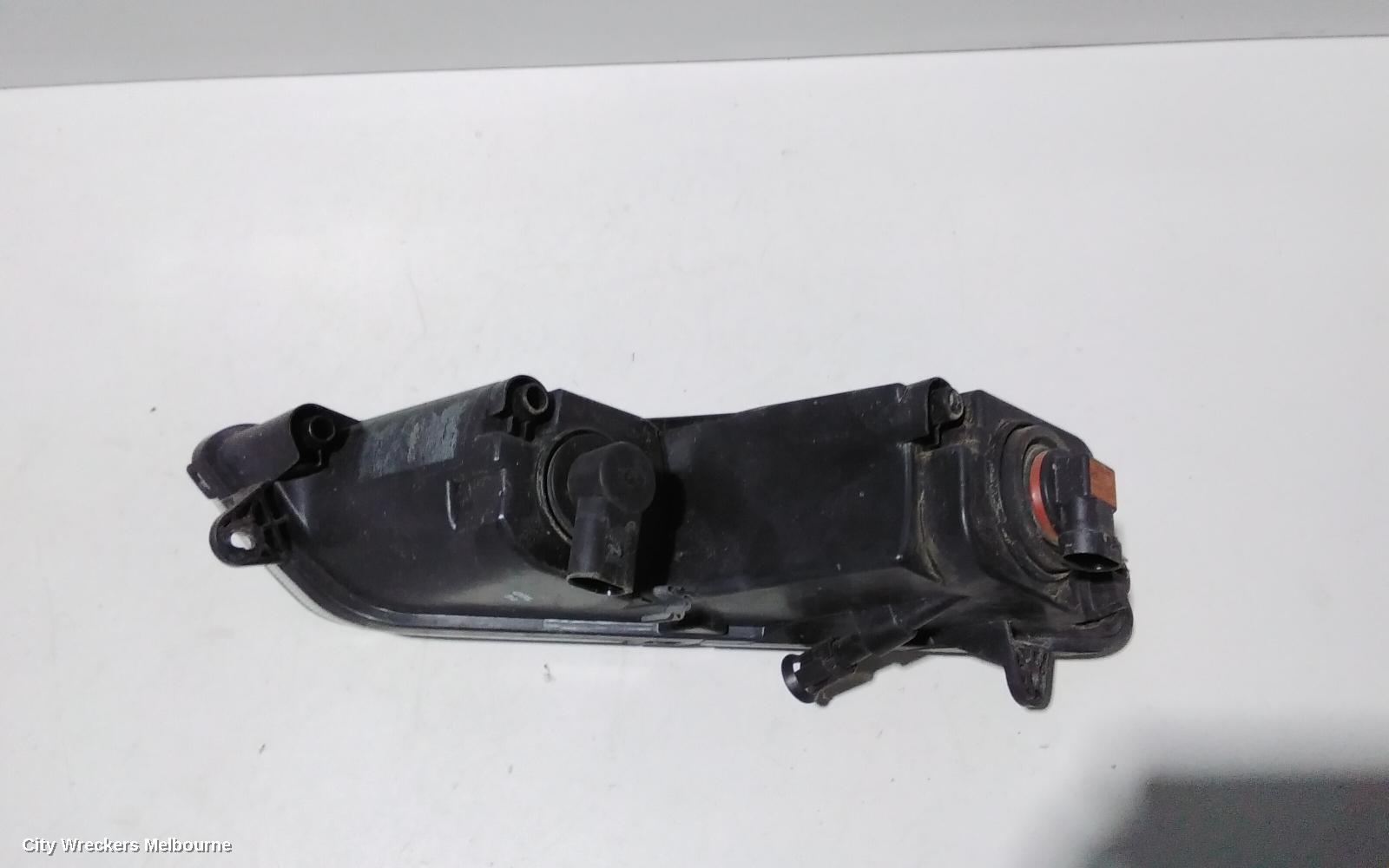 VOLKSWAGEN PASSAT RIGHT INDICATOR/FOG/SIDE, BUMPER FOGLAMP, 3C/MK6 B7, SEDAN/WAGON, NON DAYTIME RUNNING LAMP, 09/2010 - 05/2015 - Image 3