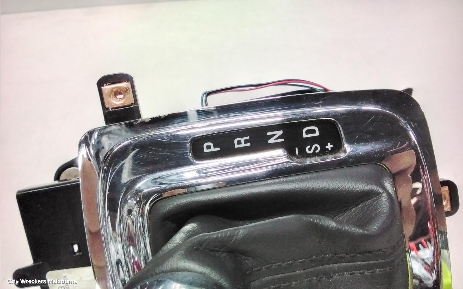 HOLDEN COMMODORE GEAR STICK/SHIFTER, 3.6/6.0/6.2, PETROL, AUTO T/M, VF, 05/2013 - 12/2017 - Image 3