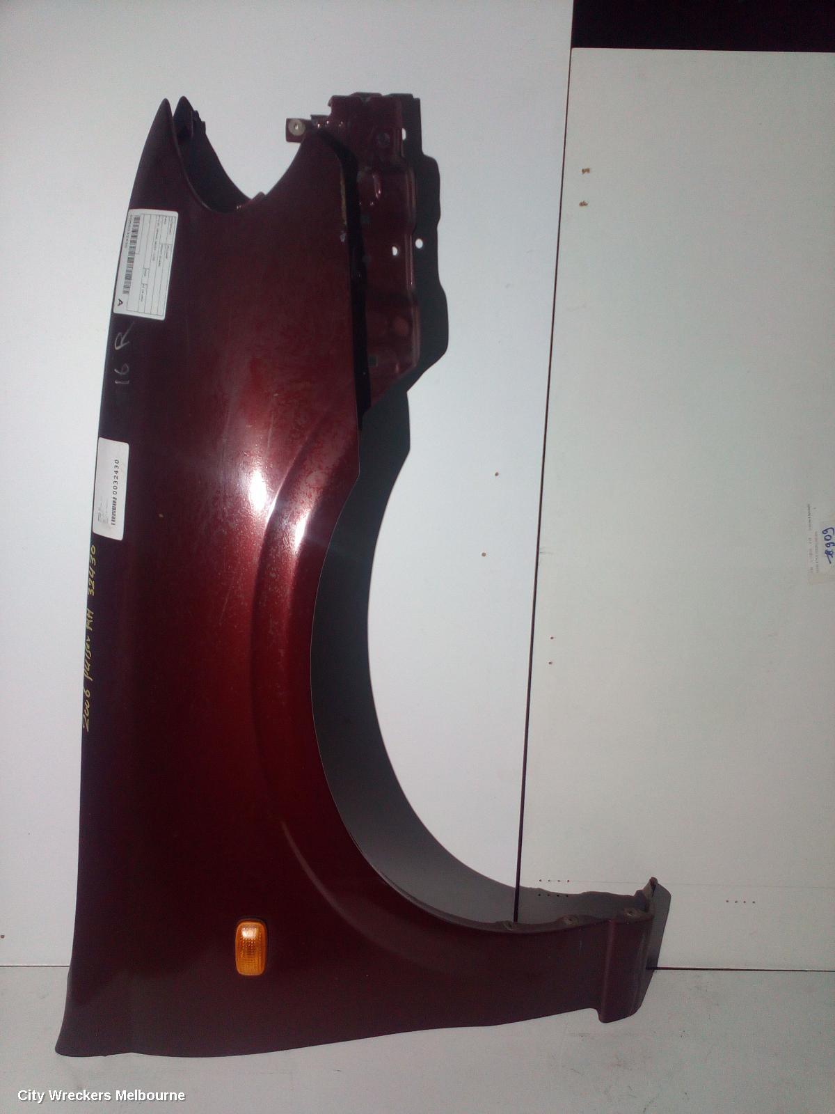 NISSAN PULSAR RIGHT GUARD, N16 SII, SEDAN, 08/2003 - 12/2005 - Image 1