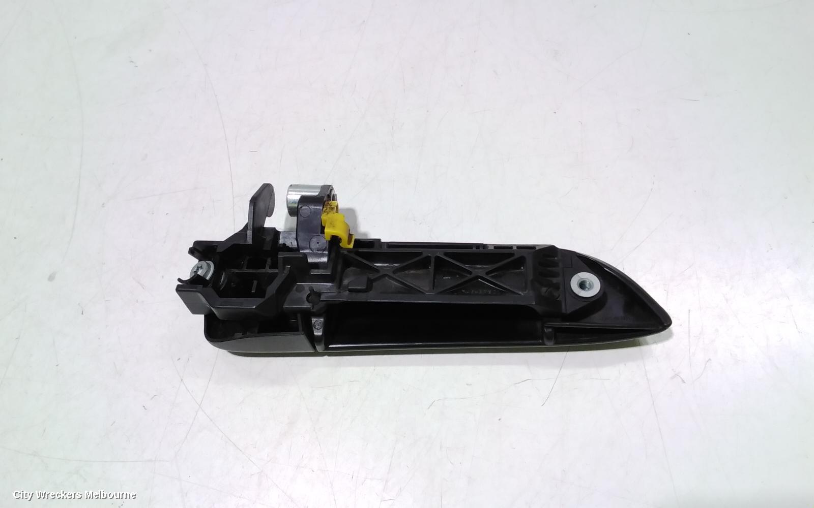 TOYOTA HIACE DOOR HANDLE, OUTER, LH FRONT, TRH/KDH, 03/2005 - 04/2019 - Image 3