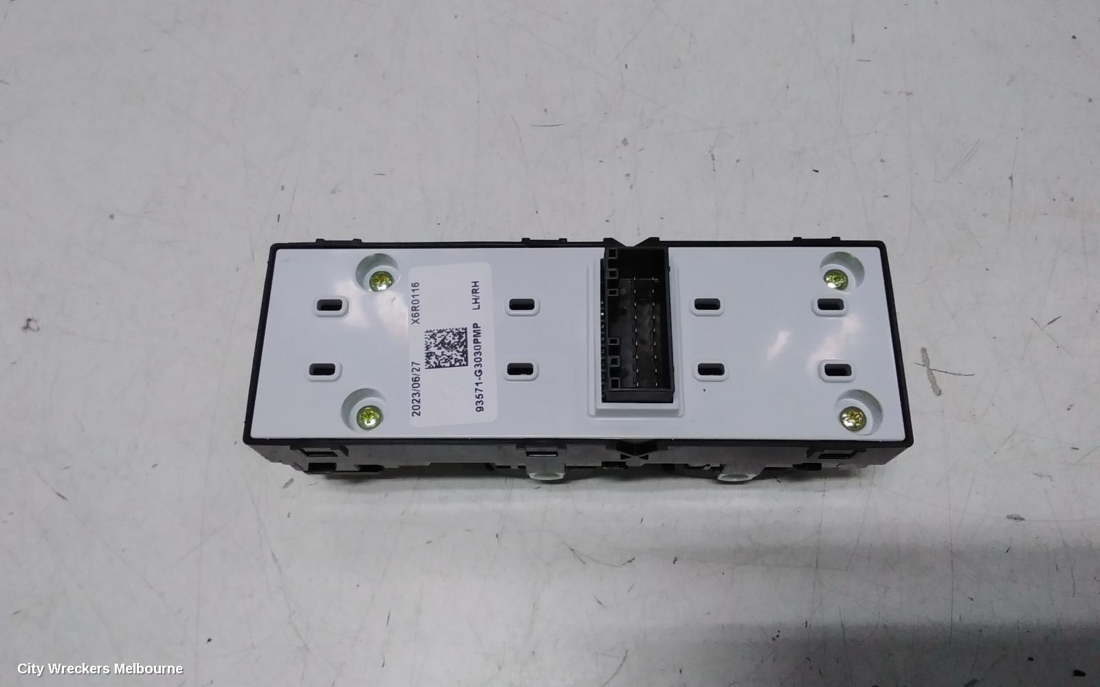 HYUNDAI I30 PWR DR WIND SWITCH, RH FRONT (MASTER SWITCH), PD, NON AUTO DOWN ON ALL SIDE TYPE, 03/2017 ONWARDS - Image 2