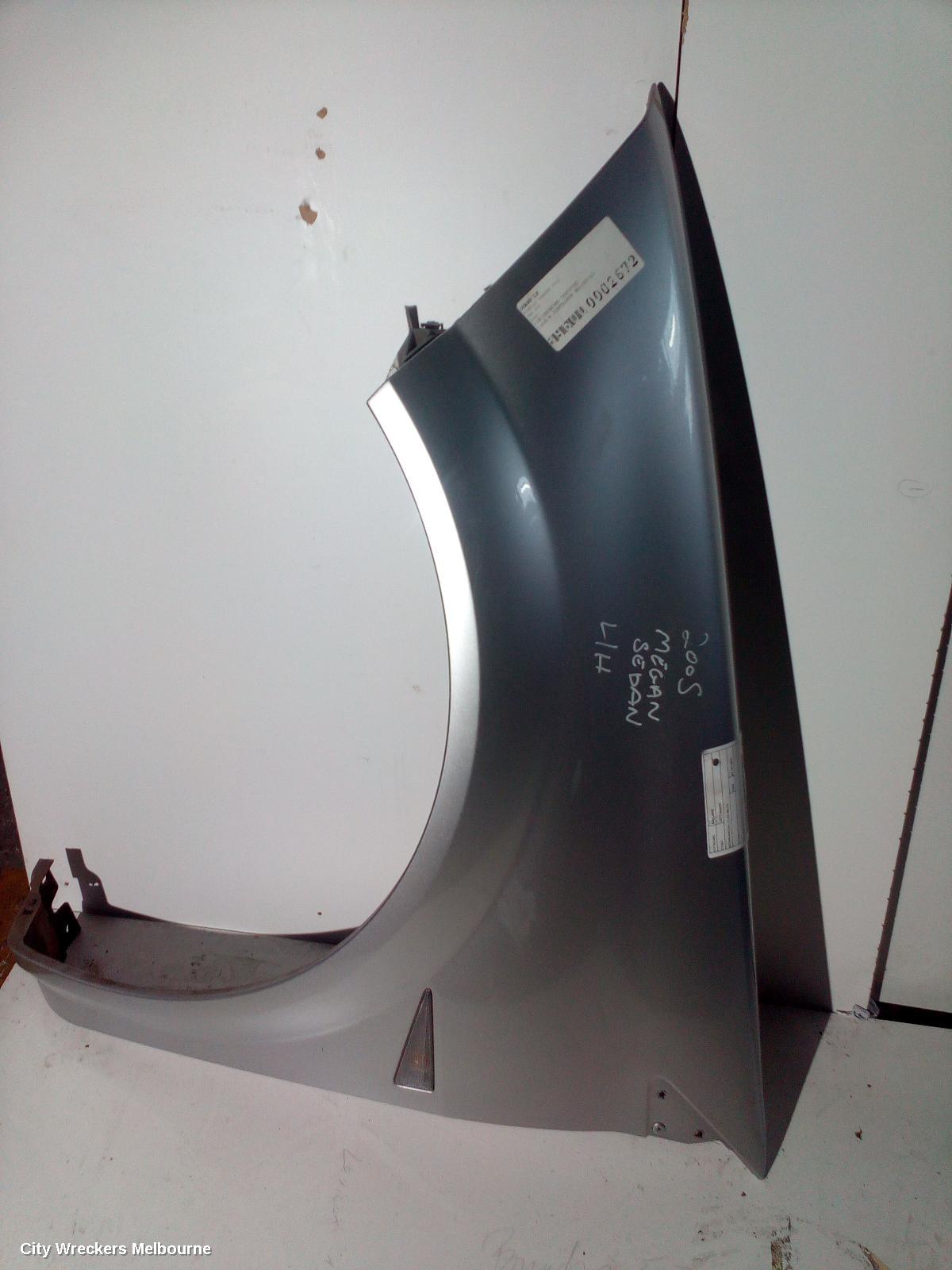 RENAULT MEGANE LEFT GUARD, SEDAN/HATCH 12/2003 - 08/2010 - Image 1