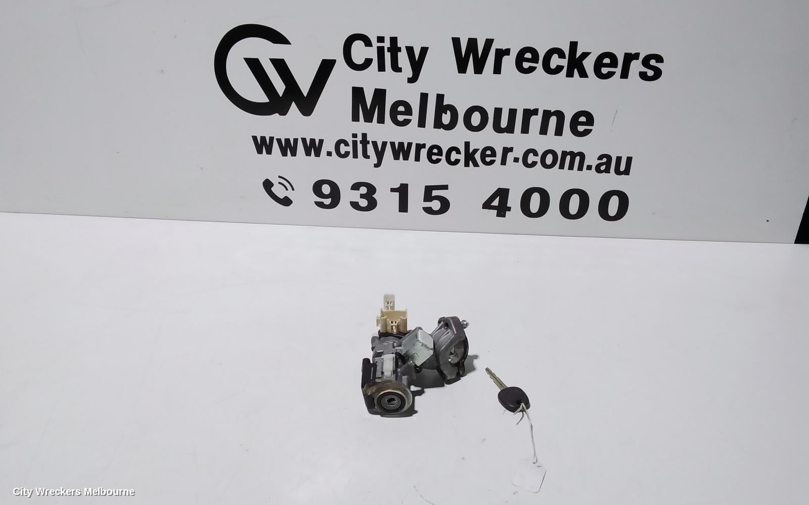 TOYOTA HIACE IGNITION W/ KEY, TRH/KDH, 03/2005 - 04/2019 - Image 1