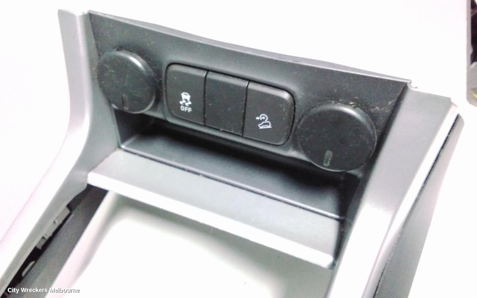 HOLDEN COLORADO CONSOLE, RG, CENTRE CONSOLE LID ONLY, PLASTIC, BLACK, 06/2012 - 12/2020 - Image 3