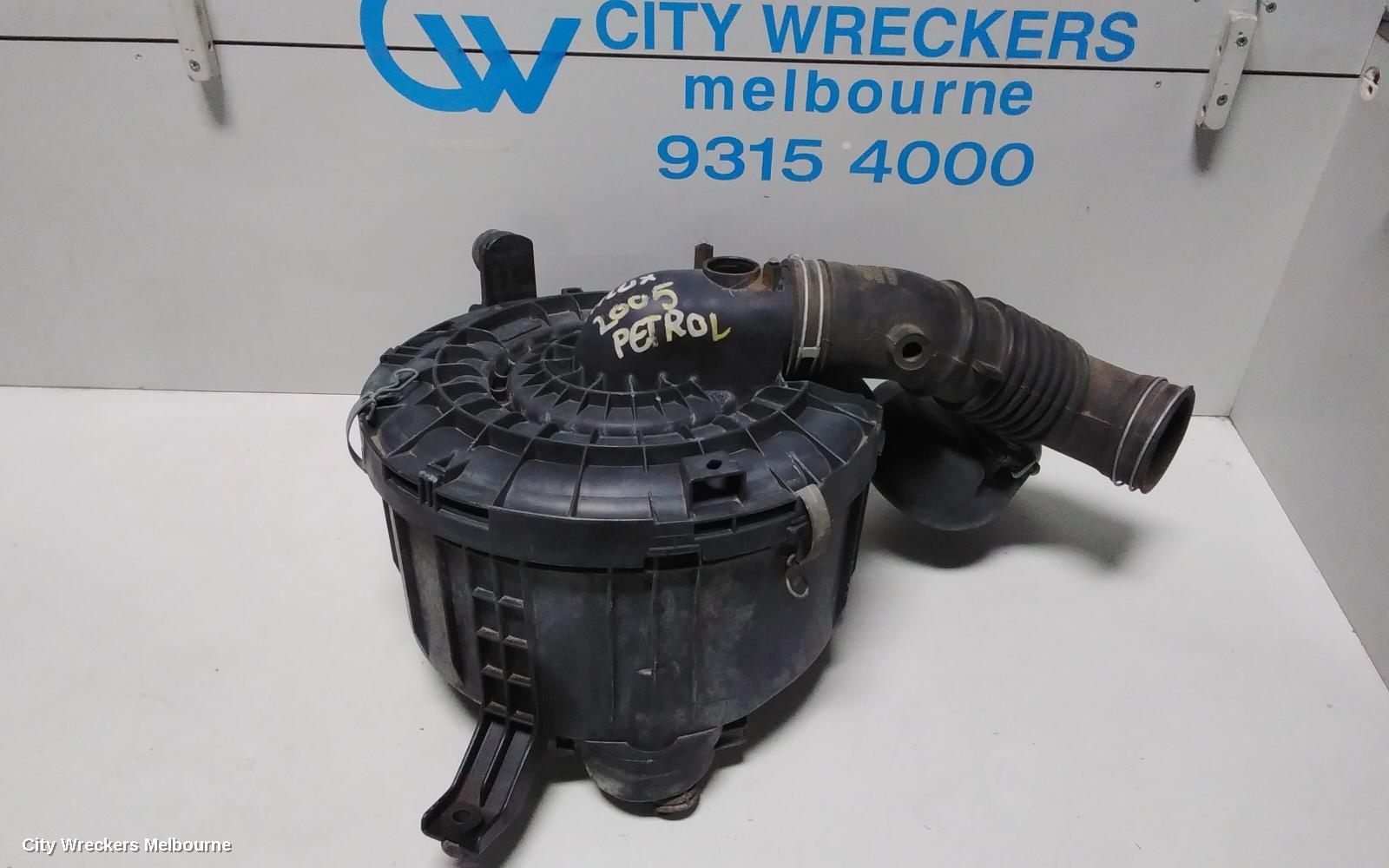 TOYOTA HILUX AIR CLEANER/BOX, AIR CLEANER, 2.7, PETROL, 03/2005 - 08/2015 - Image 3