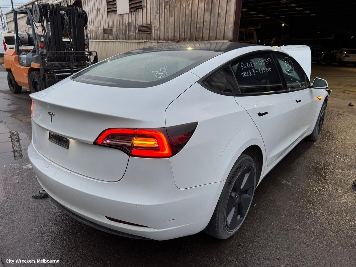 TESLA MODEL 3 ROOF GLASS/SUNROOF/T, 1ST GEN, 06/2019 ONWARDS - Image 2