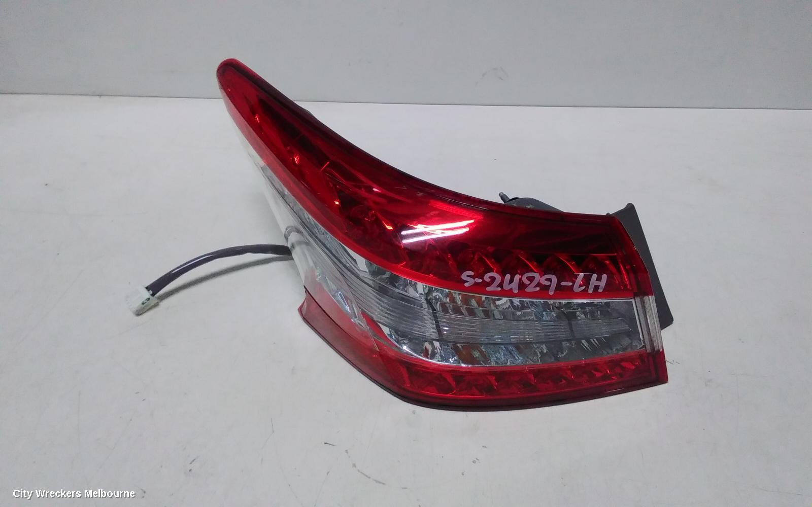 NISSAN PULSAR LEFT TAILLIGHT, B17, SEDAN, 12/2012 - 12/2017 - Image 2
