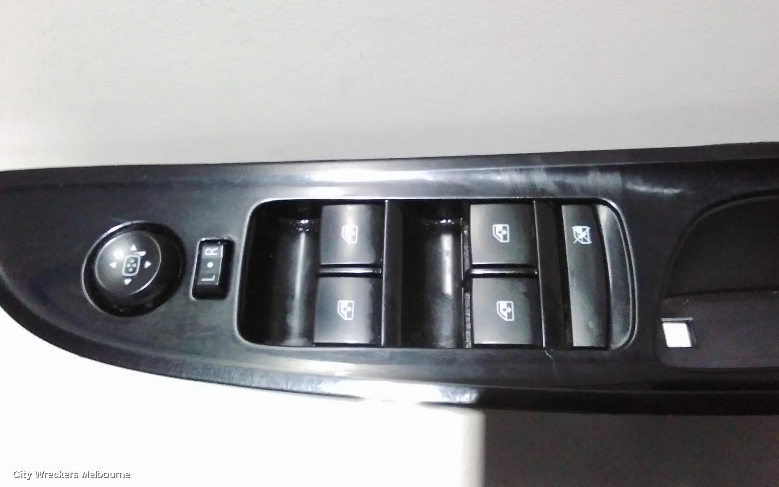 HOLDEN COMMODORE PWR DR WIND SWITCH, RH FRONT (MASTER SWITCH), VF, BLACK, 4 SWITCH TYPE, 05/2013 - 12/2017 - Image 3