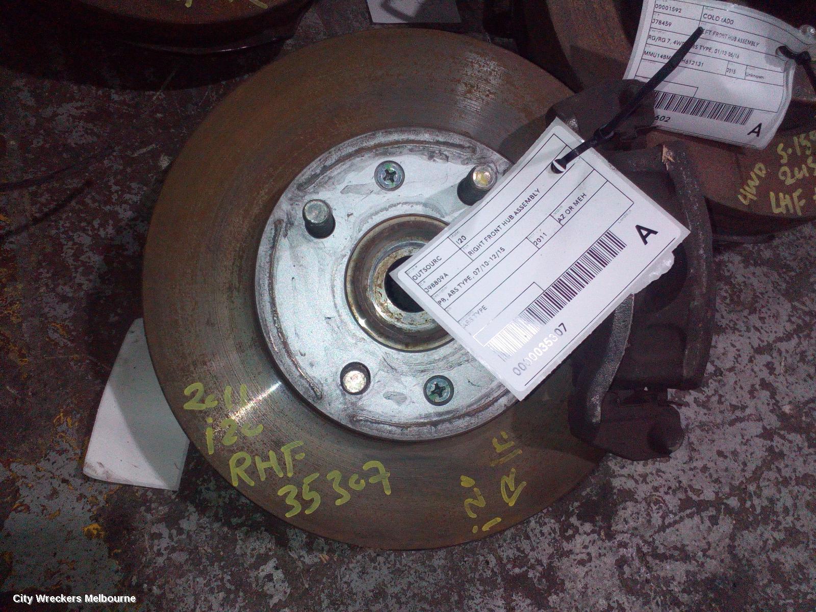 HYUNDAI I20 RIGHT FRONT HUB ASSEMBLY, PB, ABS TYPE, 07/2010 - 12/2015 - Image 1