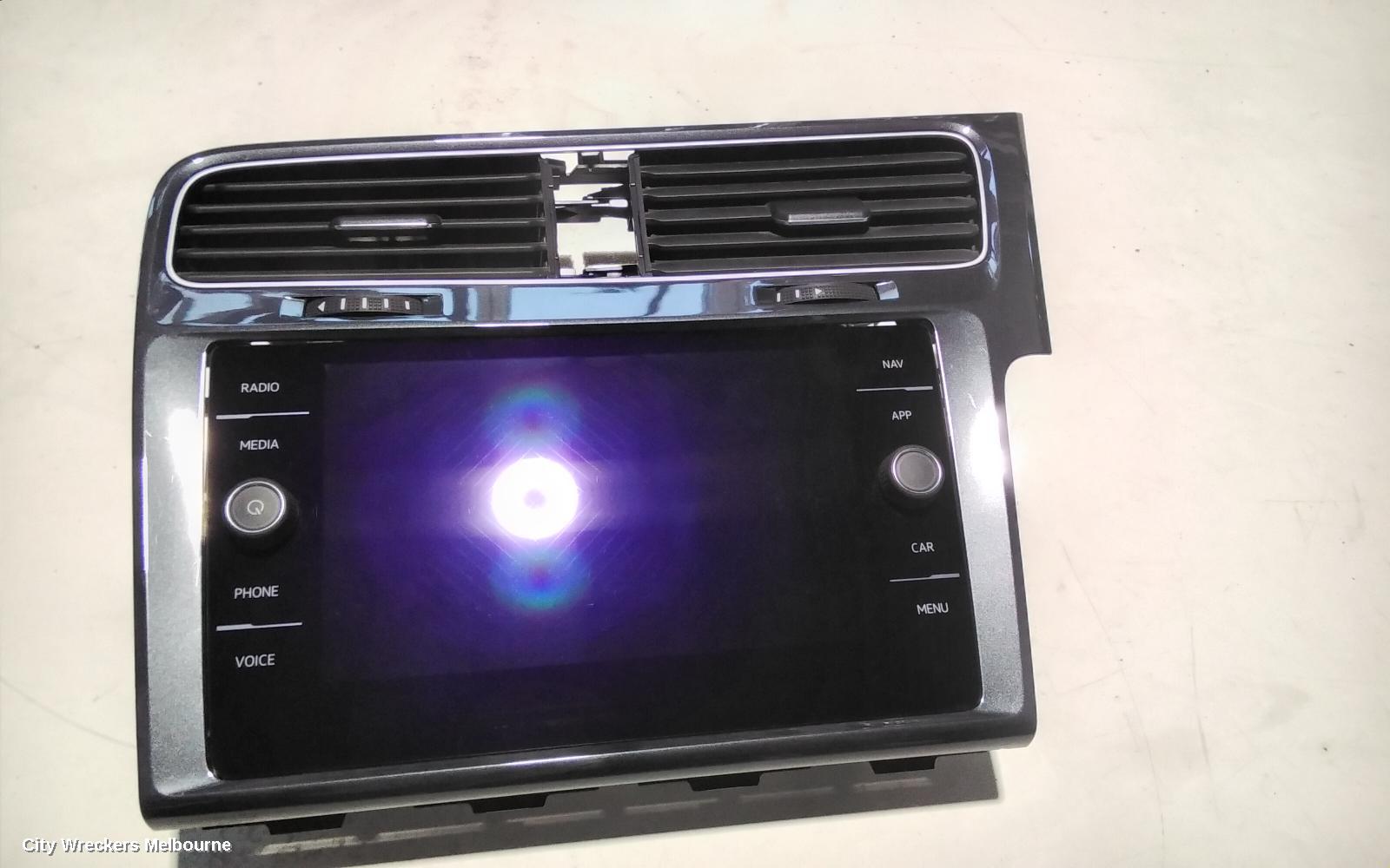 VOLKSWAGEN GOLF RADIO/CD/DVD/SAT/TV, DISPLAY SCREEN, SAT NAV TYPE,, GEN 7, 03/2017 - 08/2020 - Image 2