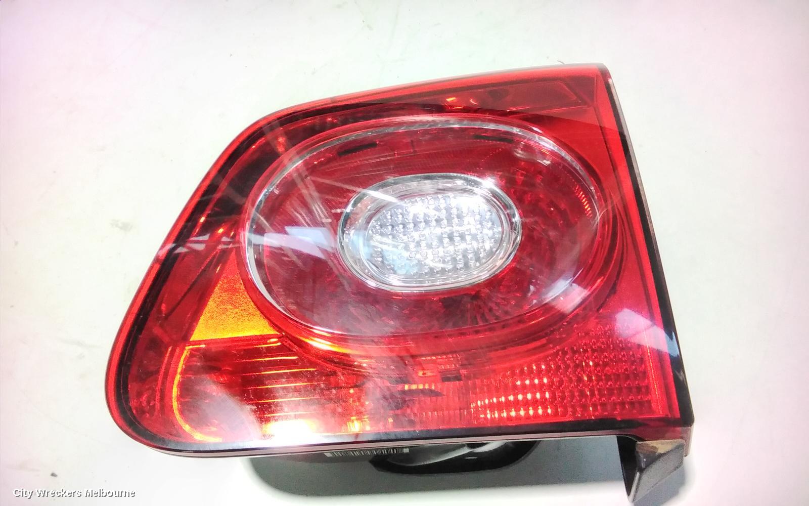 VOLKSWAGEN TIGUAN REAR GARNISH, TAILGATE LAMP (RH SIDE), 5N, 05/2008 - 06/2011 - Image 2
