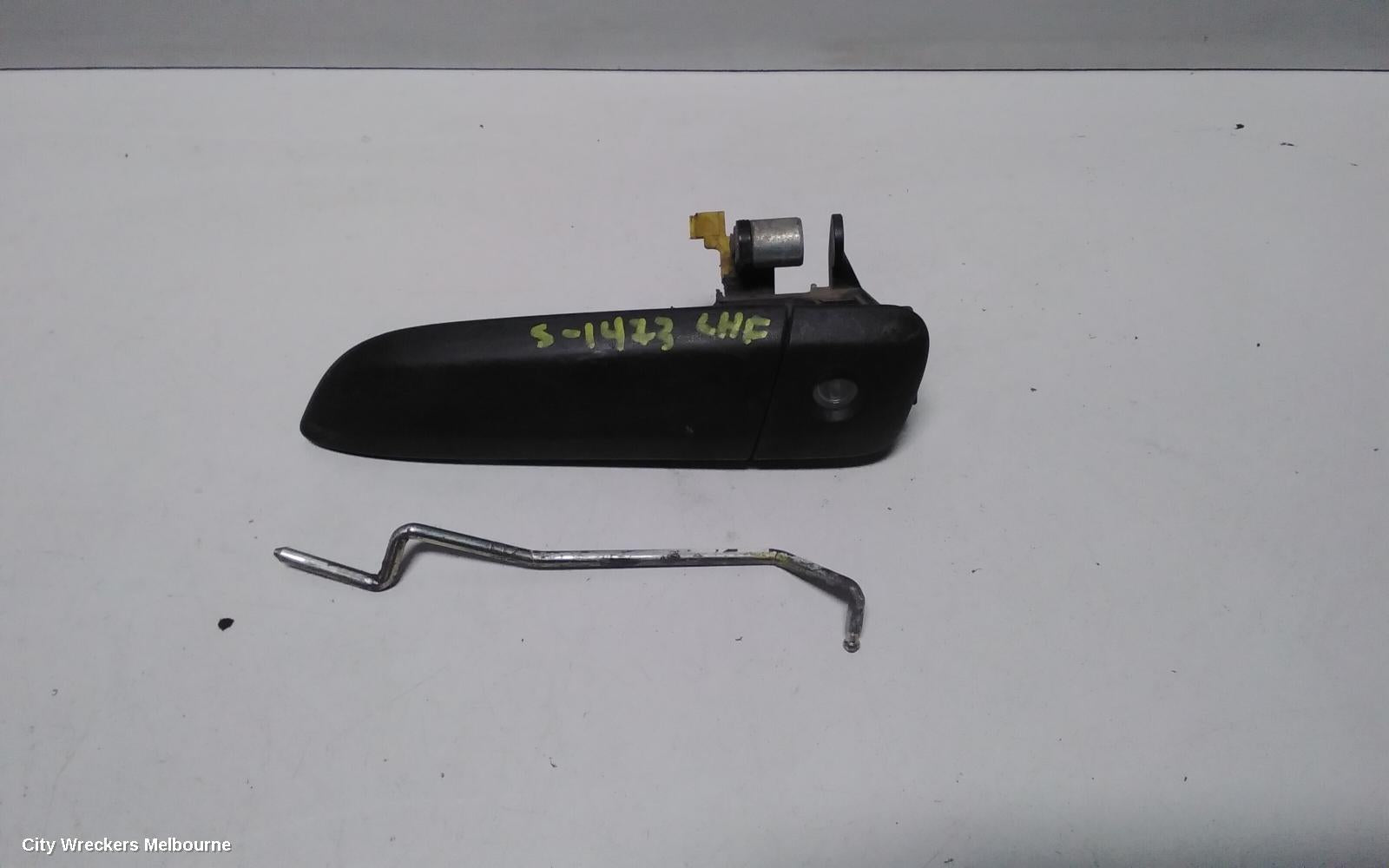 TOYOTA HIACE DOOR HANDLE, OUTER, LH FRONT, TRH/KDH, 03/2005 - 04/2019 - Image 1