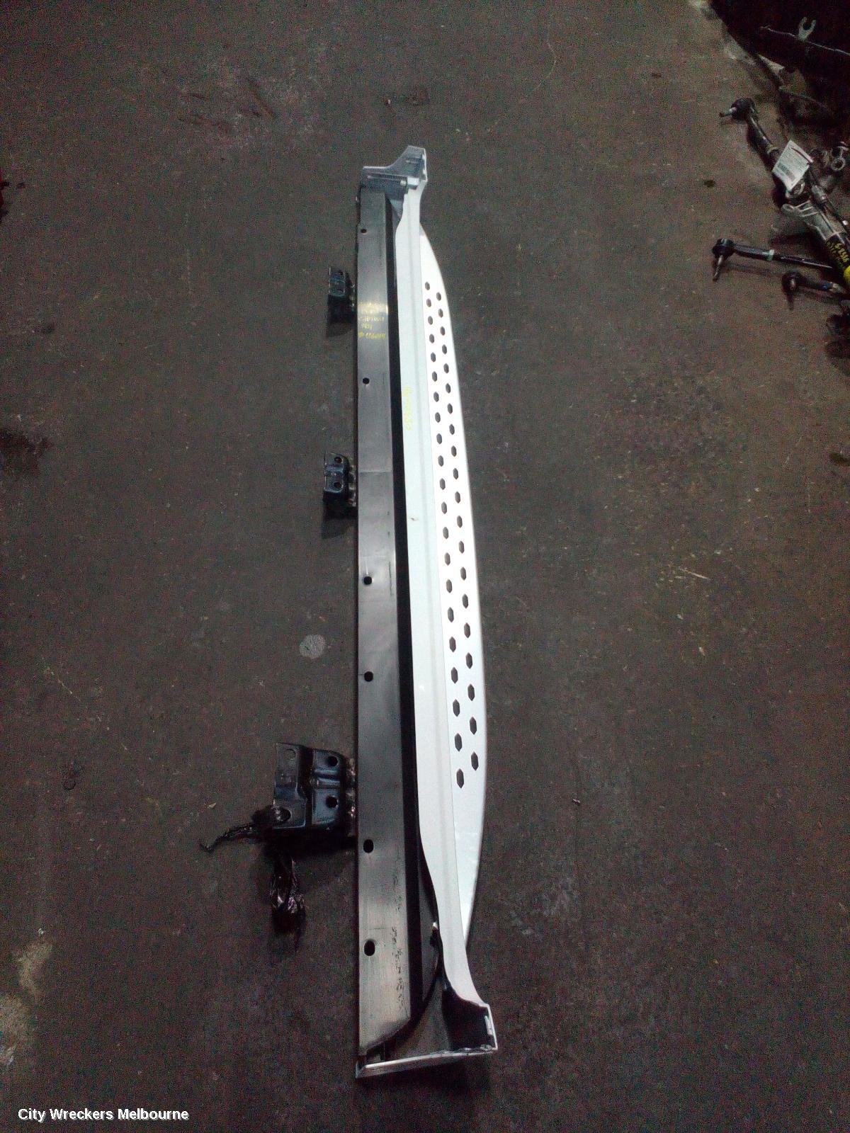 HOLDEN CAPTIVA SIDE STEP/SKIRT, CG, SILL SKIRT, RH SIDE, 01/2014 - 06/2018 - Image 1