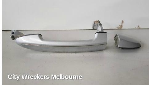 HYUNDAI SANTA FE DOOR HANDLE, OUTER, LH REAR/RH REAR, NON-CHROME INSERT TYPE, CM, 11/2005 - 06/2012 - Image 1