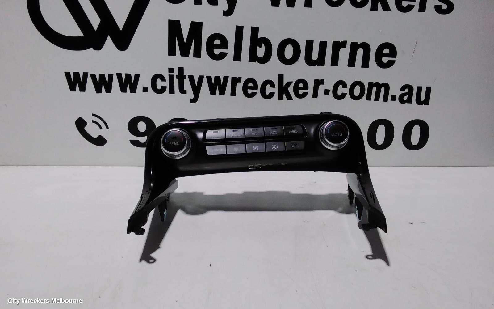 KIA STINGER HEATER/AC CONTROLS, DUAL ZONE CLIMATE CONTROL, W/ SYNC BUTTON, CK, 06/2017 ONWARDS - Image 2