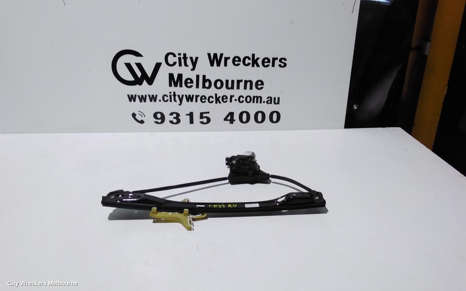 VOLKSWAGEN AMAROK RIGHT FRONT WINDOW REG/MOTOR, 2H, 12/2010 ONWARDS - Image 1