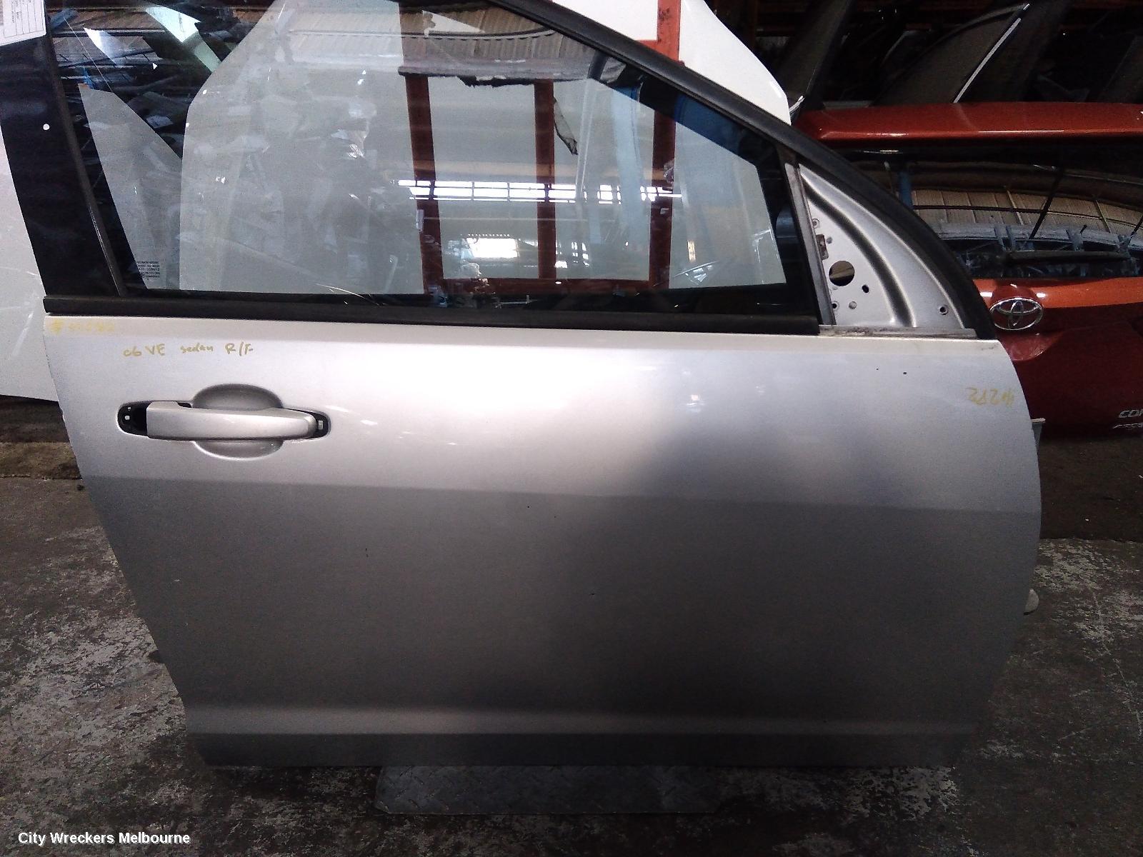 HOLDEN COMMODORE RIGHT FRONT DOOR, VE, SEDAN/WAGON/UTE, 08/2006 - 05/2013 - Image 2