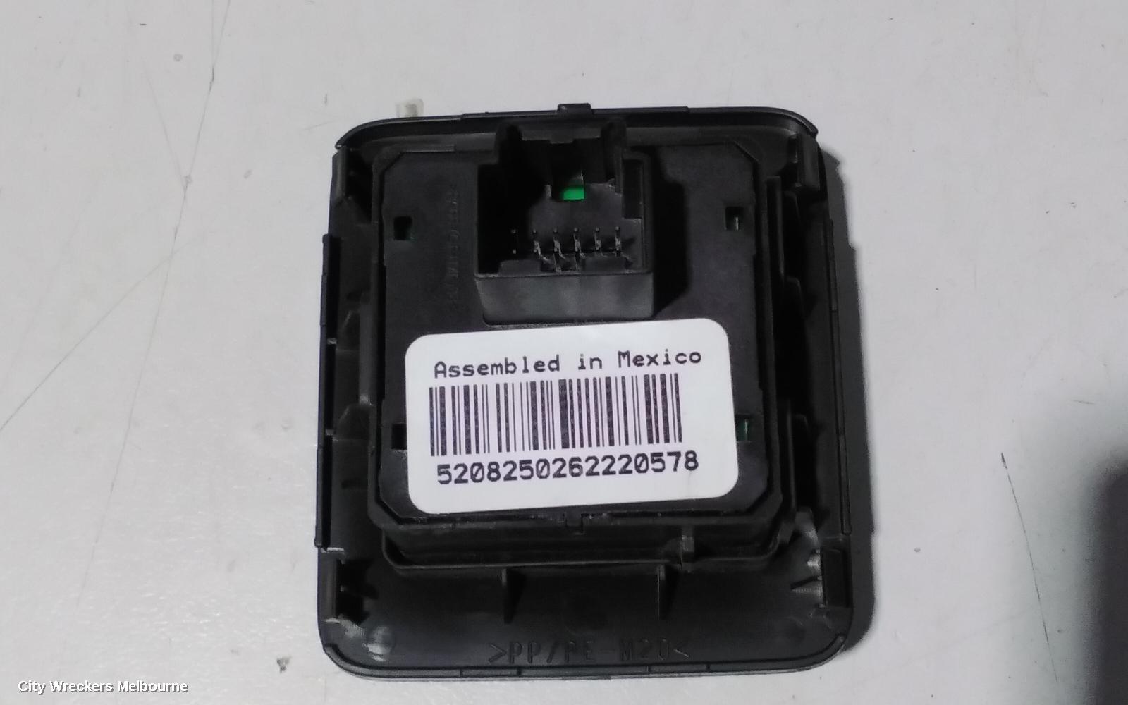 HOLDEN COLORADO, RG, 06/2012 - 12/2020, 4WD SWITCH: 84449 - Image 2