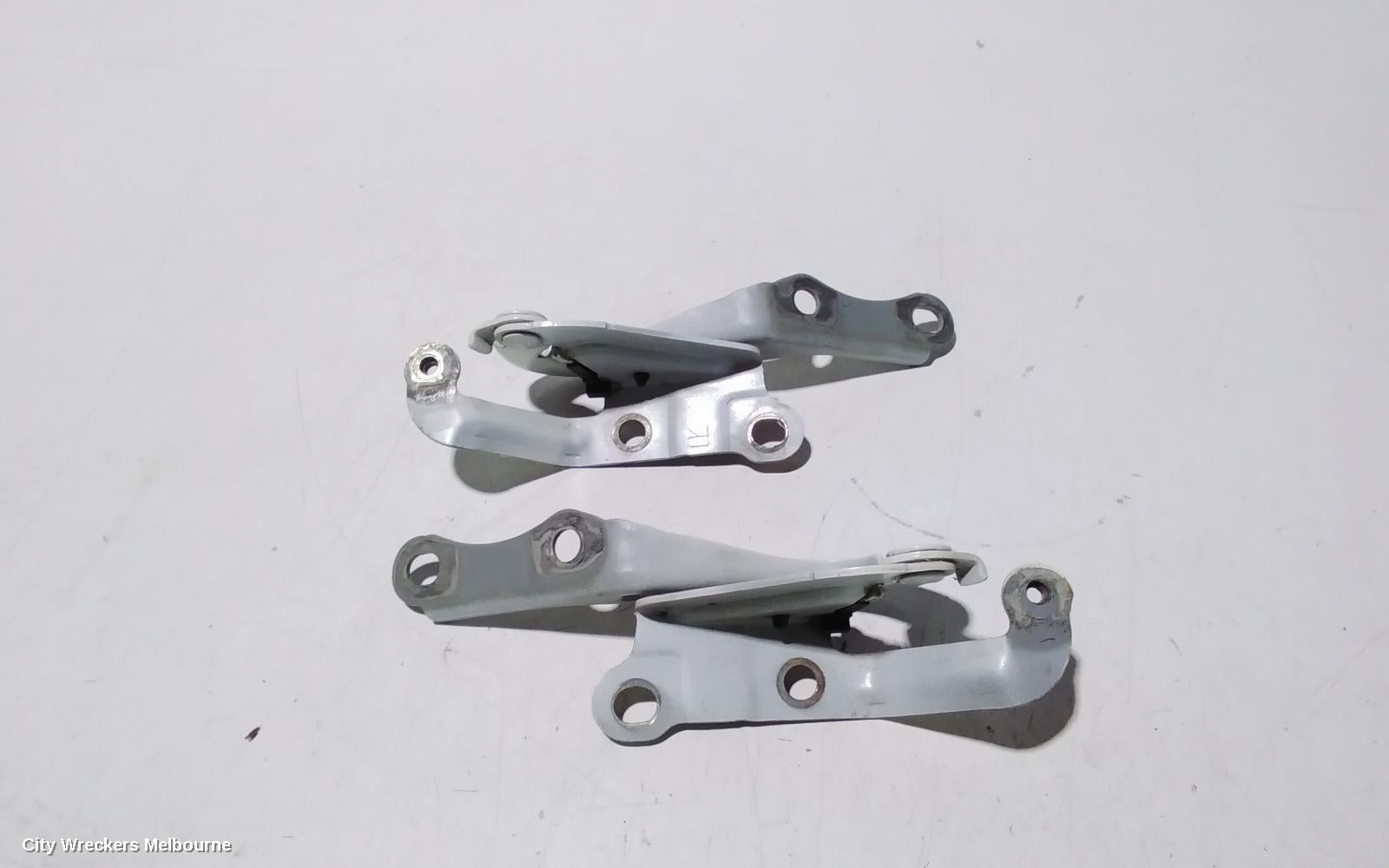 TOYOTA HIACE BONNET HINGE/STRUT, HINGES (PAIR), TRH/KDH, 03/2005 - 04/2019 - Image 2