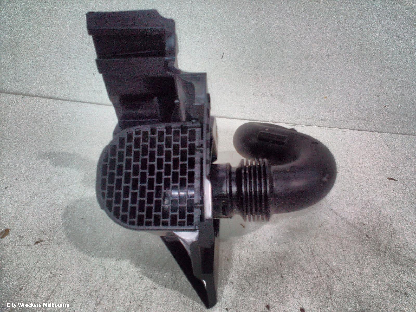 RENAULT TRAFIC AIR CLEANER/BOX, AIR CLEANER, X82, 2.0, DIESEL, 01/2015 ONWARDS - Image 3