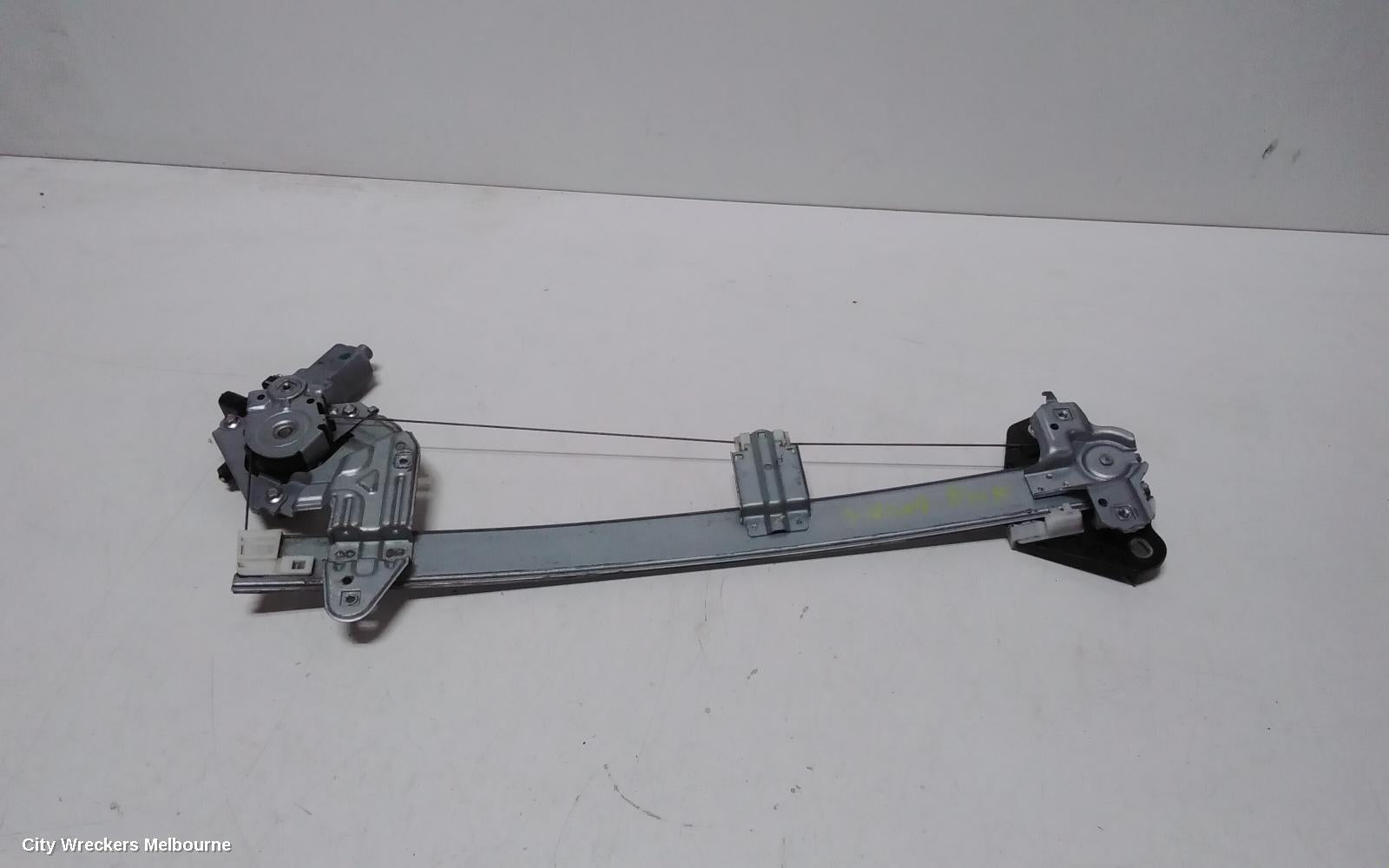 HONDA JAZZ RIGHT FRONT WINDOW REG/MOTOR, GE, POWER, 08/2008 - 06/2014 - Image 2