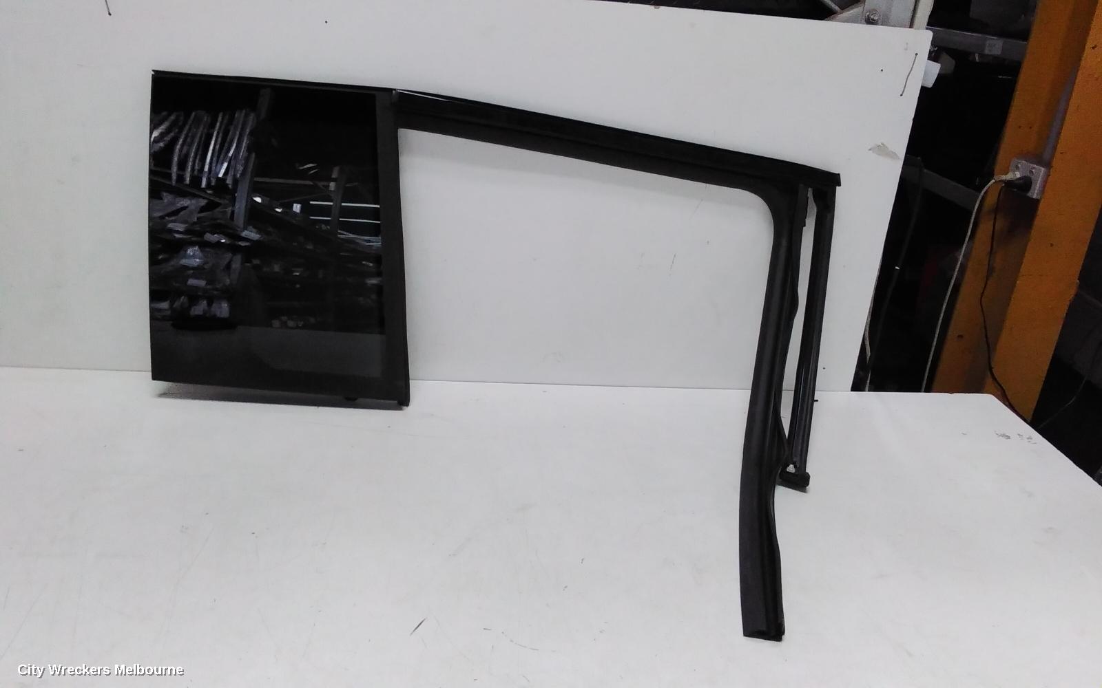 HYUNDAI SANTA FE RIGHT REAR 1/4 DOOR GLASS, MX5, 11/2023 ONWARDS - Image 3
