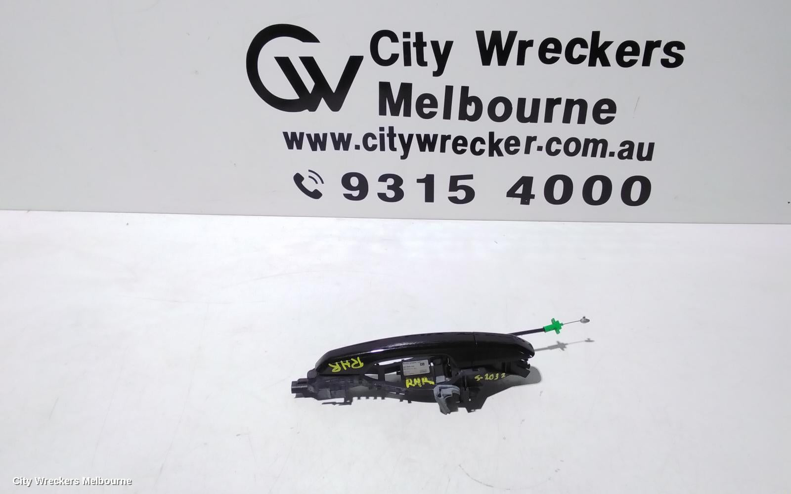 LAND ROVER RANGEROVER EVOQUE DOOR HANDLE, RH REAR, OUTER, COLOUR CODED, W/ KEYLESS START TYPE, L538, 11/2011 - 01/2019 - Image 1