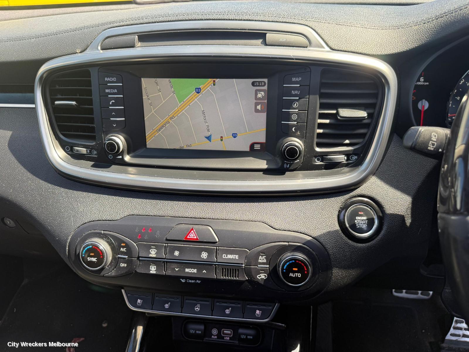 KIA SORENTO RADIO/CD/DVD/SAT/TV, DISPLAY & HEAD UNIT, 7IN TOUCHSCREEN, UM, 03/2015 - 08/2017 - Image 1