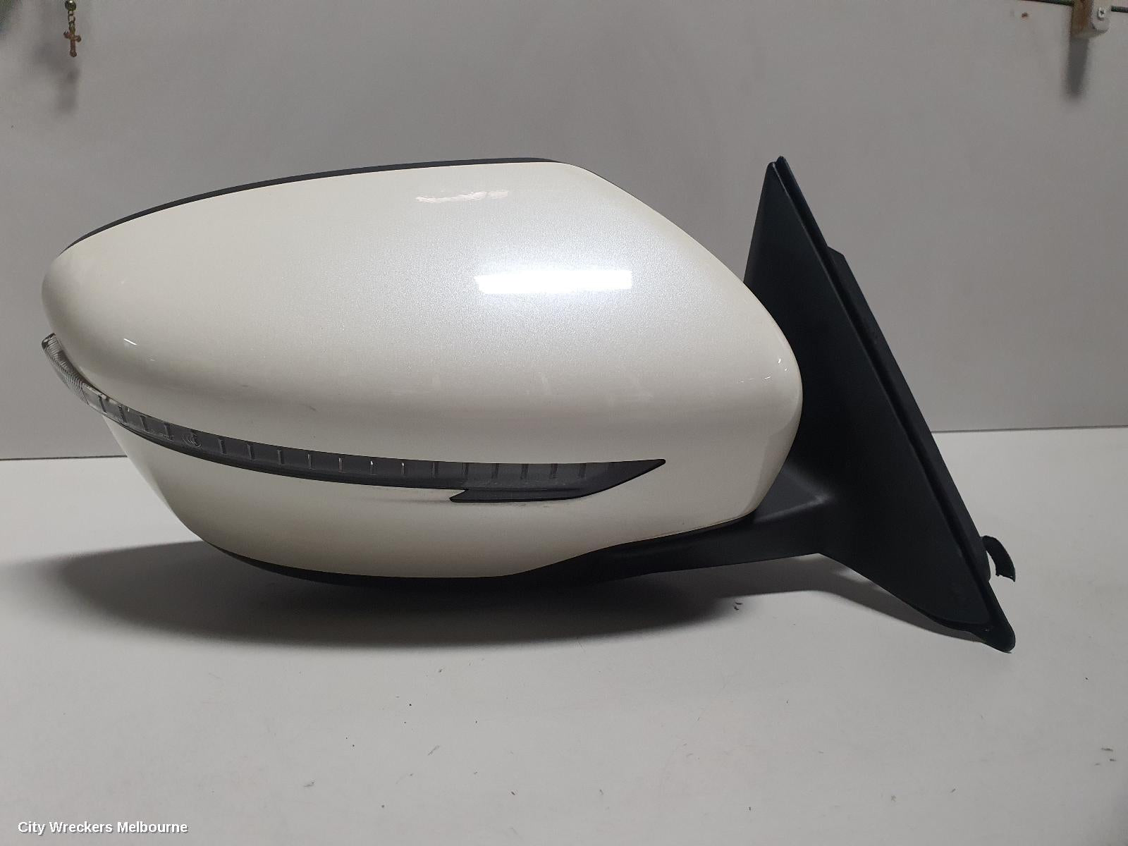 NISSAN XTRAIL RIGHT DOOR MIRROR, T32, TS/ST, NON CAMERA TYPE, 02/2014 ONWARDS - Image 1