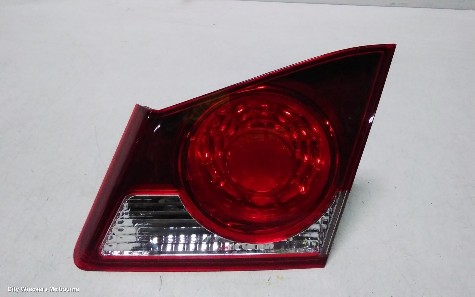 HONDA CIVIC REAR GARNISH, TAILGATE LAMP (RH SIDE), 8TH GEN, 07/2007 - 12/2011 - Image 3