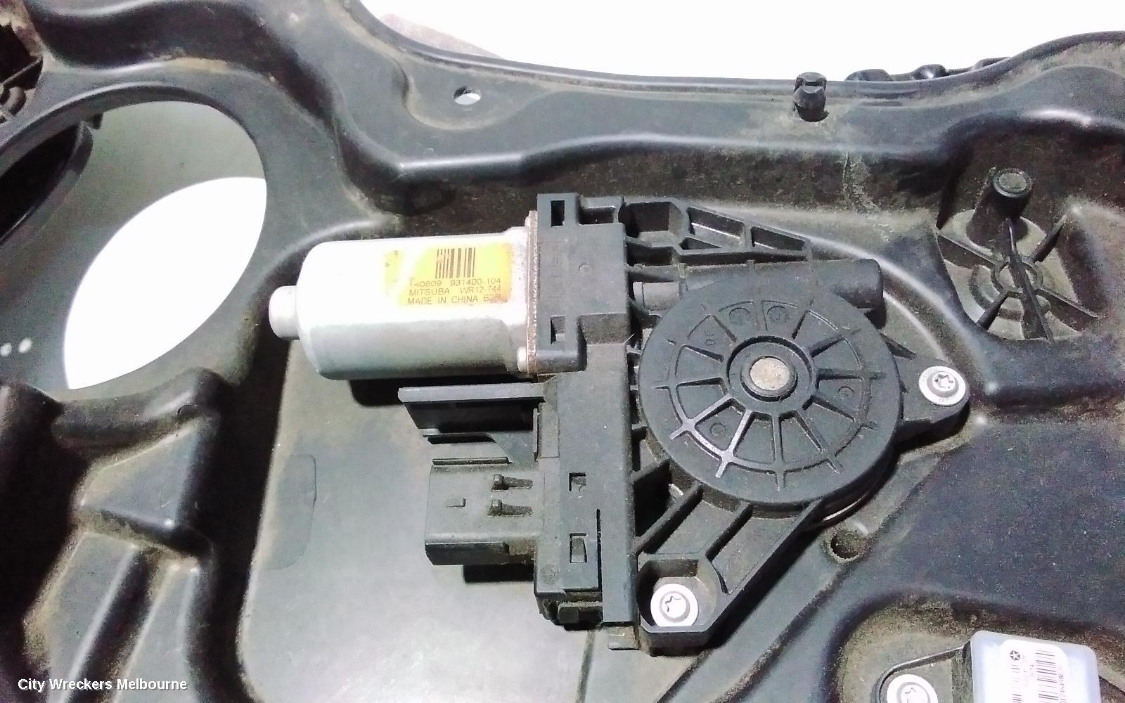 JEEP CHEROKEE LEFT FRONT WINDOW REG/MOTOR, KL, 02/2014 ONWARDS - Image 2