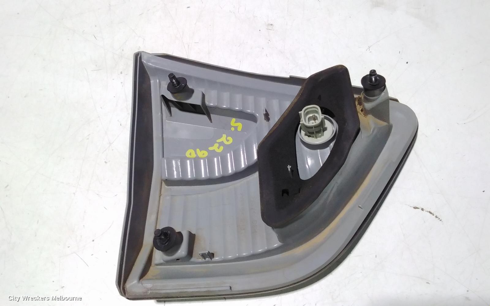 NISSAN PATHFINDER REAR GARNISH, TAILGATE LAMP (RH SIDE), R52, 06/2013 - 11/2016 - Image 3