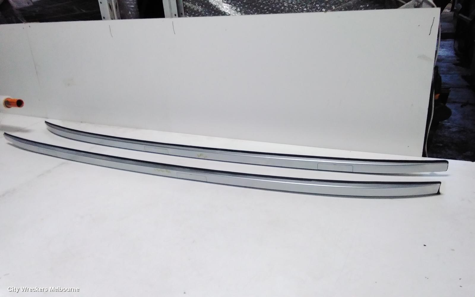 TOYOTA KLUGER ROOF RAIL - Image 1