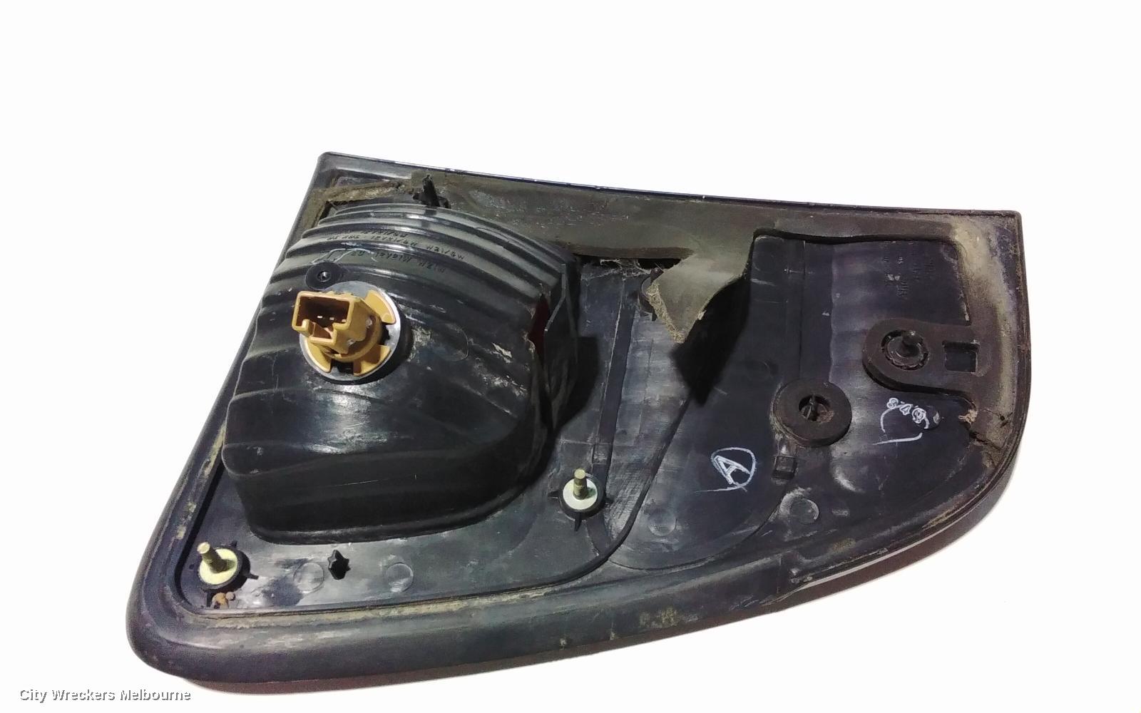 TOYOTA LANDCRUISER REAR GARNISH, 100 SERIES, TAILGATE LAMP (RH SIDE), 01/1998 - 08/2002 - Image 3
