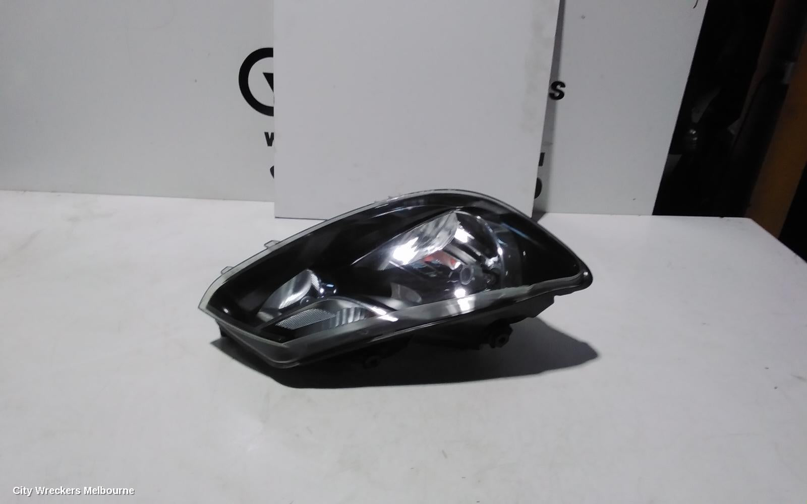 VOLKSWAGEN CADDY RIGHT HEADLAMP, 2K, H4 TYPE, 08/2010 - 06/2015 - Image 3