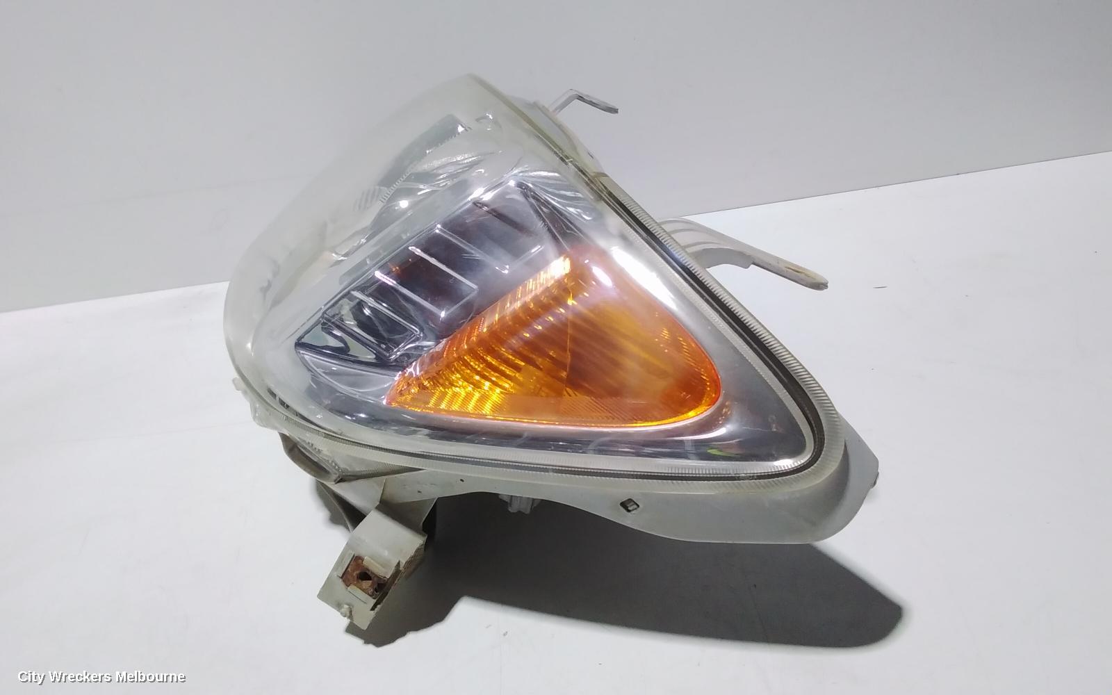 TOYOTA HILUX LEFT HEADLAMP, 02/2005 - 10/2008 - Image 2
