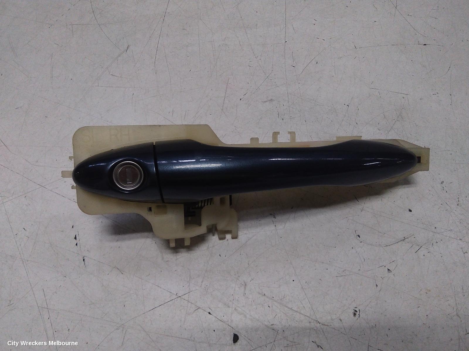 KIA SPORTAGE DOOR HANDLE, OUTER, RH FRONT, COLOUR CODED, NON KEYLESS ENTRY TYPE, SL, 05/2010 - 10/2015 - Image 3