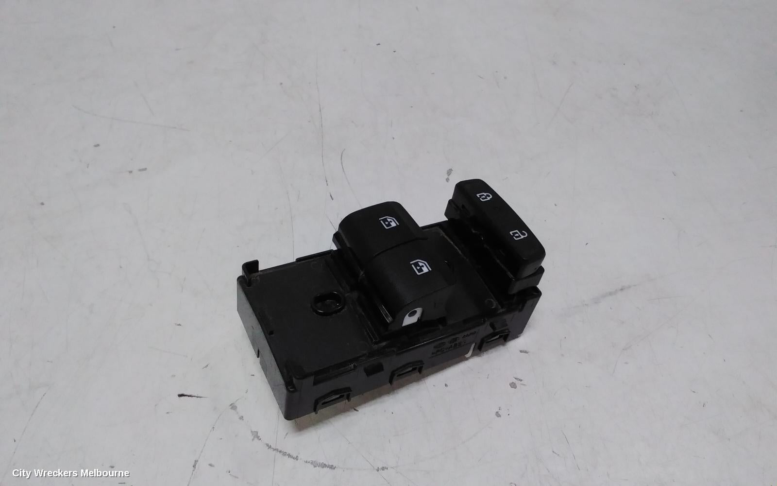 HYUNDAI STARIA PWR DR WIND SWITCH, RH FRONT, BLOCK MASTER SWITCH, US4, 04/2021 ONWARDS - Image 2