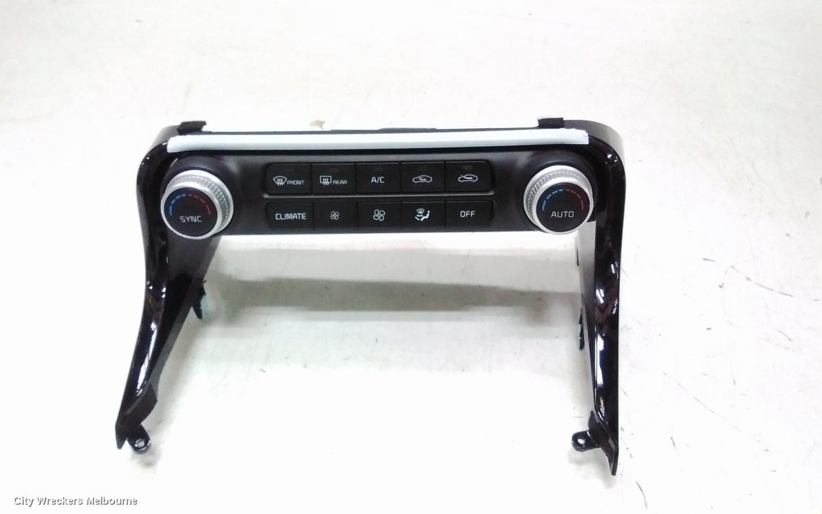KIA STINGER HEATER/AC CONTROLS, DUAL ZONE CLIMATE CONTROL, W/ SYNC BUTTON, CK, 06/2017 - 04/2023 - Image 1