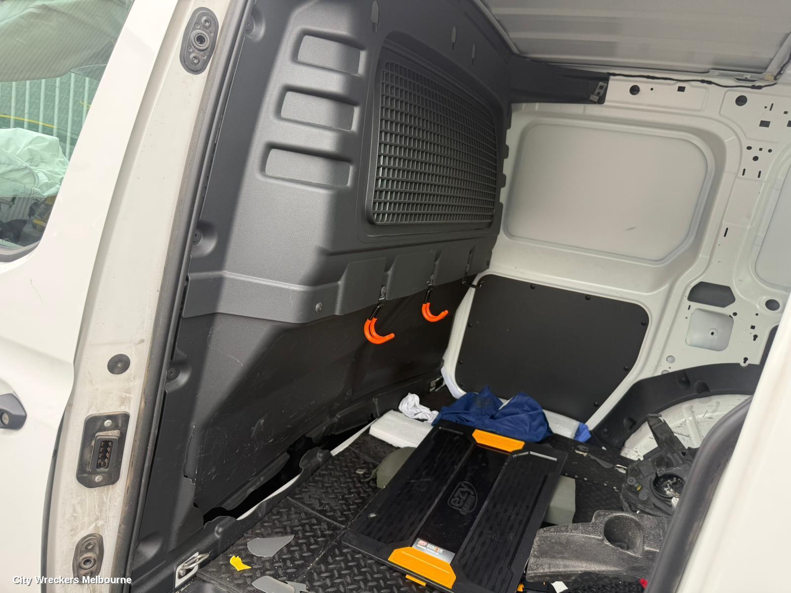 VOLKSWAGEN CADDY CARGO BARRIER, 5, 03/2021 ONWARDS - Image 2