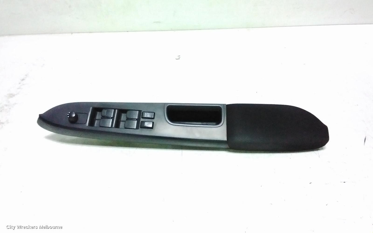 SUZUKI SX4 PWR DR WIND SWITCH, RH FRONT (MASTER SWITCH), 02/2007 - 01/2014 - Image 1