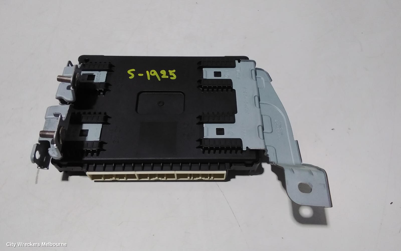 HYUNDAI SANTA FE, TM, 03/2018 - 10/2023, UNIT ASSY - IBU - 95400S1FA0: 91072 - Image 1