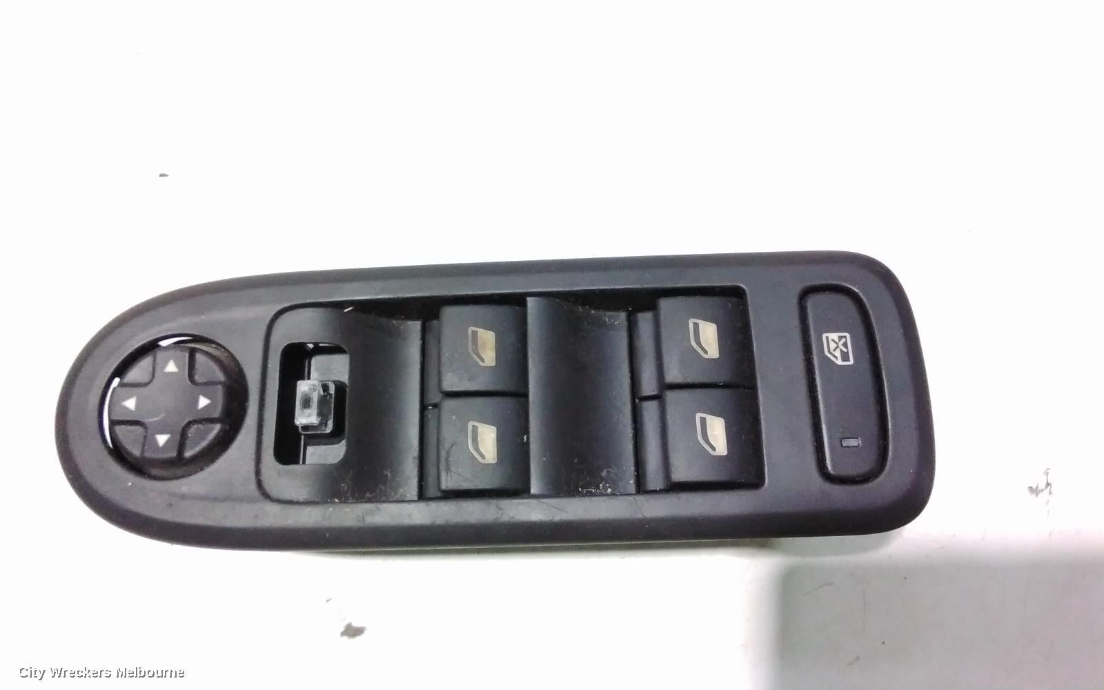 PEUGEOT 308 PWR DR WIND SWITCH, RH FRONT (MASTER SWITCH), 3 ARROWS MIRROR SWITCH, W/ FOLDING MIRROR), T7, 09/2007 - 09/2014 - Image 2
